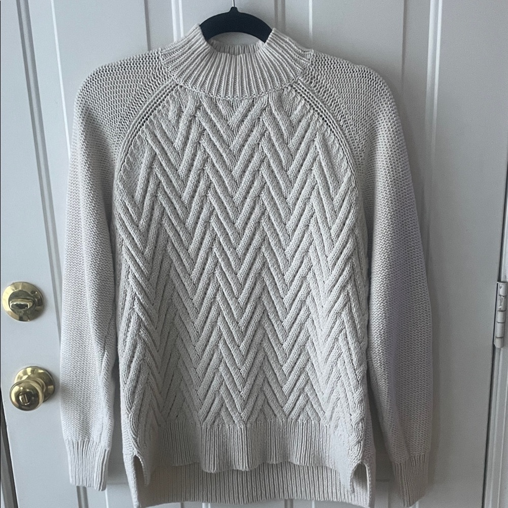 Chaps Off-White Chevron Knit Sweater